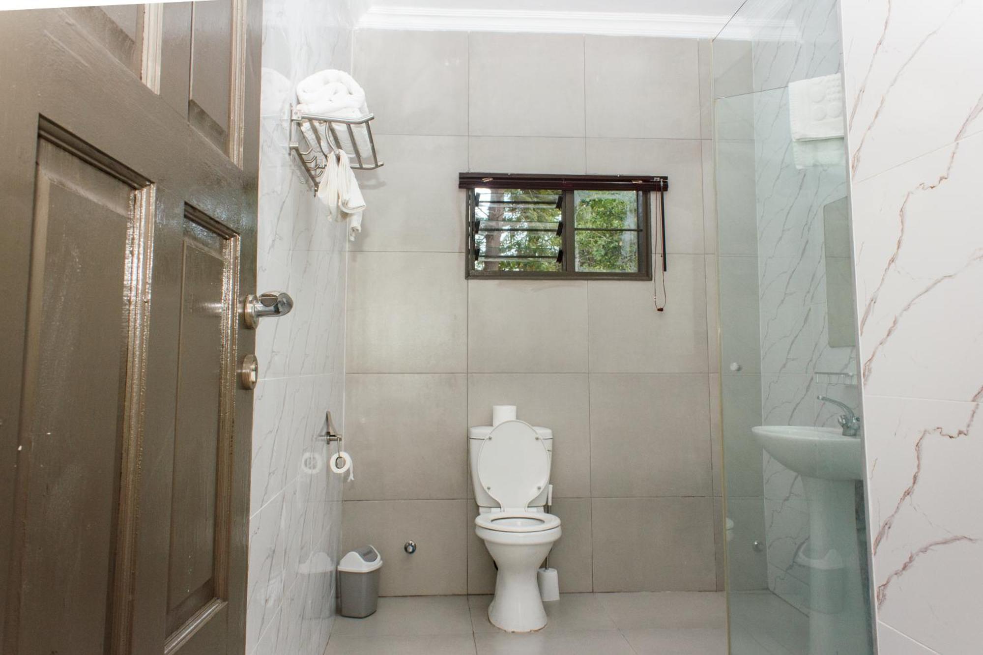 בלנטייר Cedar Place Limited מראה חיצוני תמונה