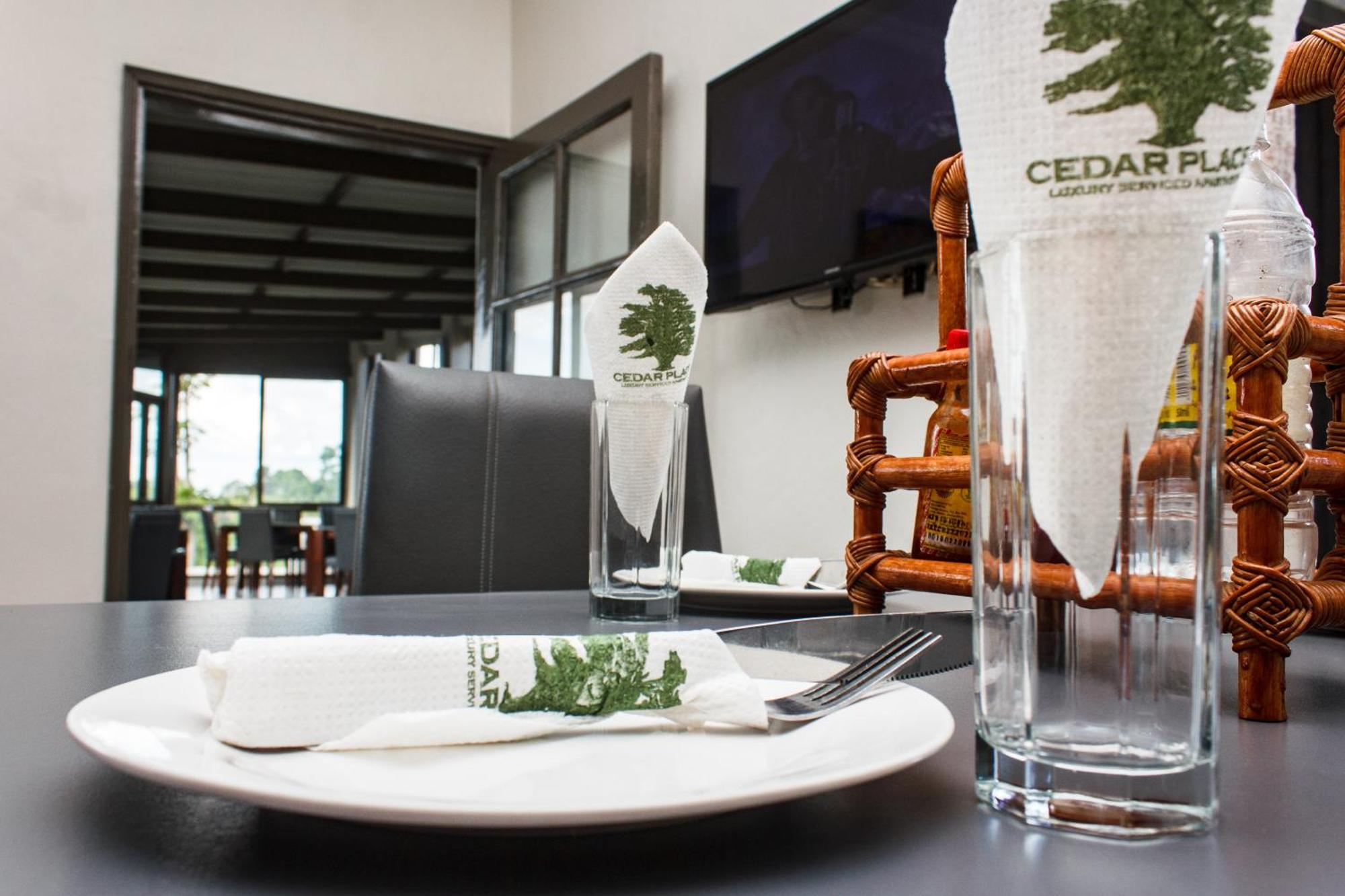 בלנטייר Cedar Place Limited מראה חיצוני תמונה
